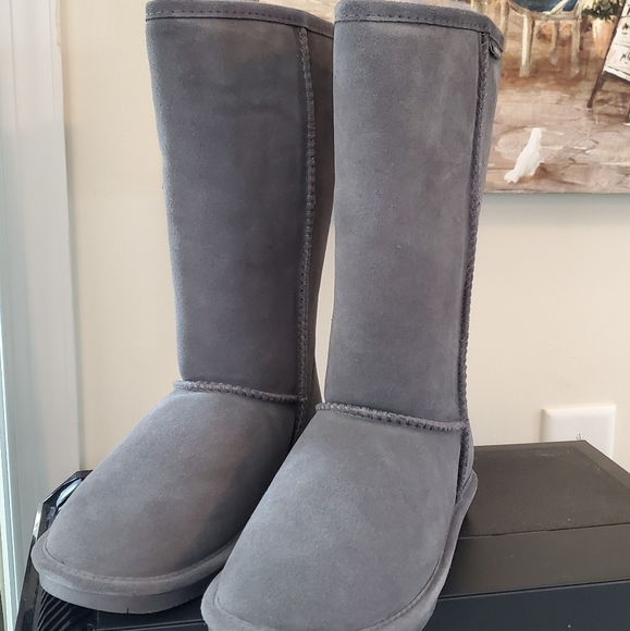 Bearpaw Boots - Picture 1 of 5
